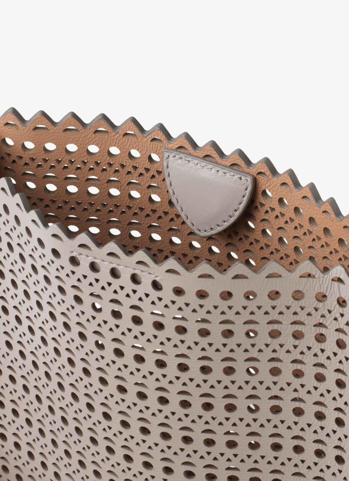 Hafida 17 Crossbody Bag ALAÏA PEARL HAFIDA 17 CROSSBODY BAG